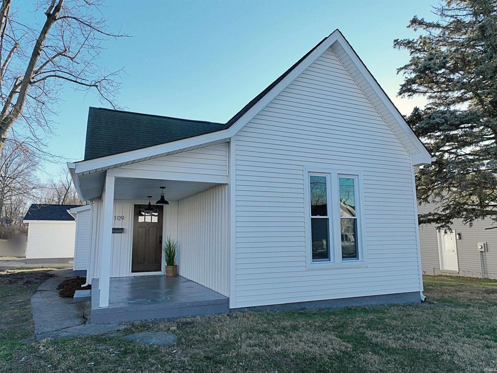 Photo of 1109 Washington Avenue, Washington, IN 47501 (MLS # 202601795)
