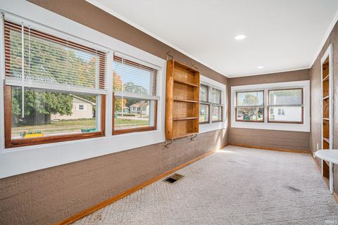 Tiny photo for 125 E Omer Avenue, Mishawaka, IN 46545 (MLS # 202544062)