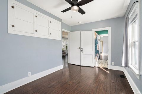 Tiny photo for 125 E Omer Avenue, Mishawaka, IN 46545 (MLS # 202544062)