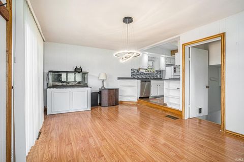 Tiny photo for 125 E Omer Avenue, Mishawaka, IN 46545 (MLS # 202544062)