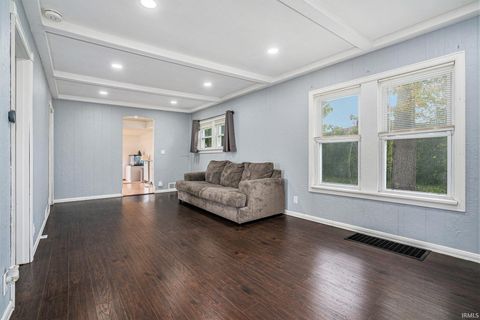 Tiny photo for 125 E Omer Avenue, Mishawaka, IN 46545 (MLS # 202544062)