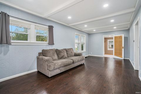 Tiny photo for 125 E Omer Avenue, Mishawaka, IN 46545 (MLS # 202544062)