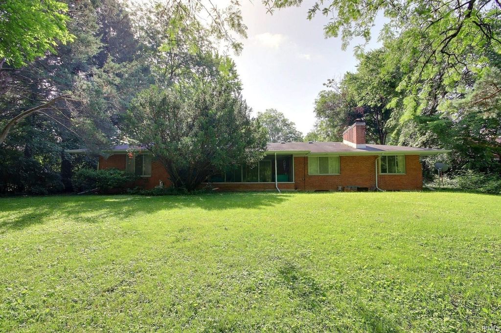 Photo of 3217 Oswego Avenue, Fort Wayne, IN 46805 (MLS # 202627391)