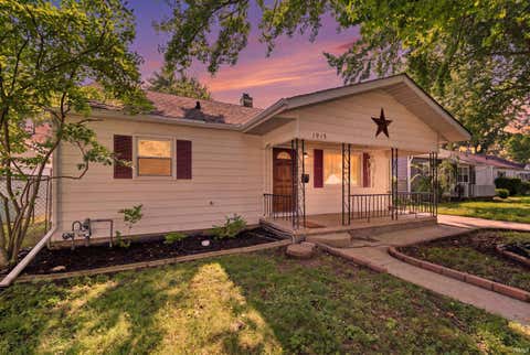 Photo of 1915 N 27Th Street, Lafayette, IN 47904 (MLS # 202632299)