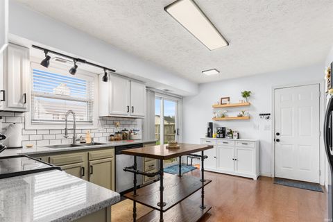 Tiny photo for 322 Duke Lane, Lafayette, IN 47909 (MLS # 202609586)