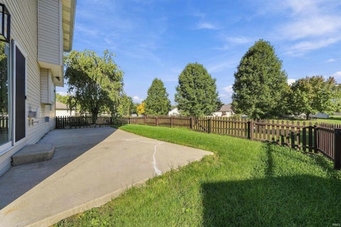 Tiny photo for 10905 Trailwood Lane, New Haven, IN 46774 (MLS # 202642181)
