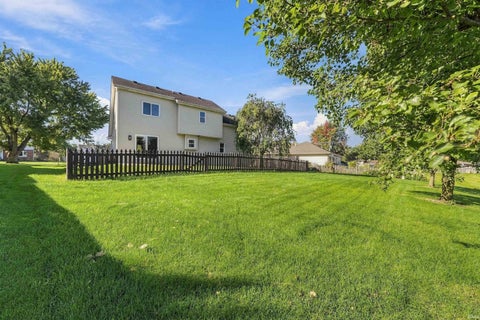 Tiny photo for 10905 Trailwood Lane, New Haven, IN 46774 (MLS # 202642181)