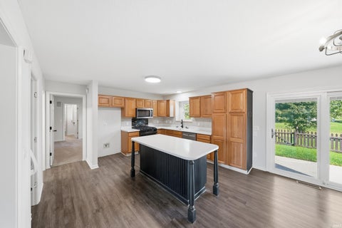 Tiny photo for 10905 Trailwood Lane, New Haven, IN 46774 (MLS # 202642181)