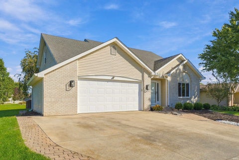 Tiny photo for 10905 Trailwood Lane, New Haven, IN 46774 (MLS # 202642181)