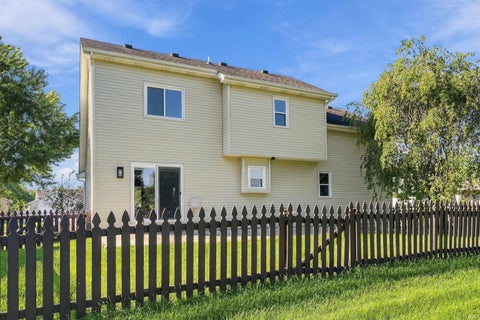 Tiny photo for 10905 Trailwood Lane, New Haven, IN 46774 (MLS # 202642181)
