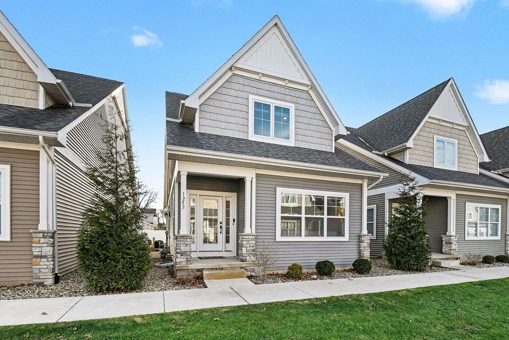 Photo of 1253 Echoes Circle, South Bend, IN 46617 (MLS # 202601518)