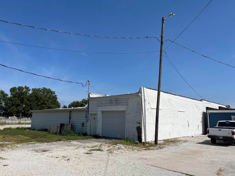 Tiny photo for 315 N Jefferson Street, Converse, IN 46919 (MLS # 202637919)
