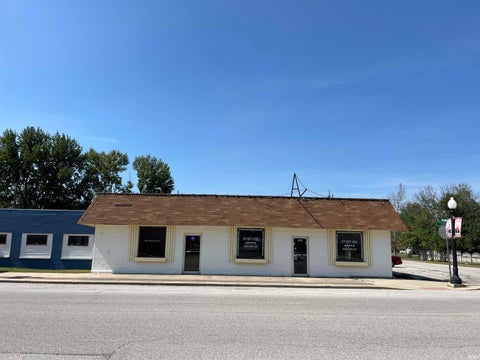 Photo of 315 N Jefferson Street, Converse, IN 46919 (MLS # 202637919)