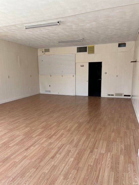Tiny photo for 315 N Jefferson Street, Converse, IN 46919 (MLS # 202637919)