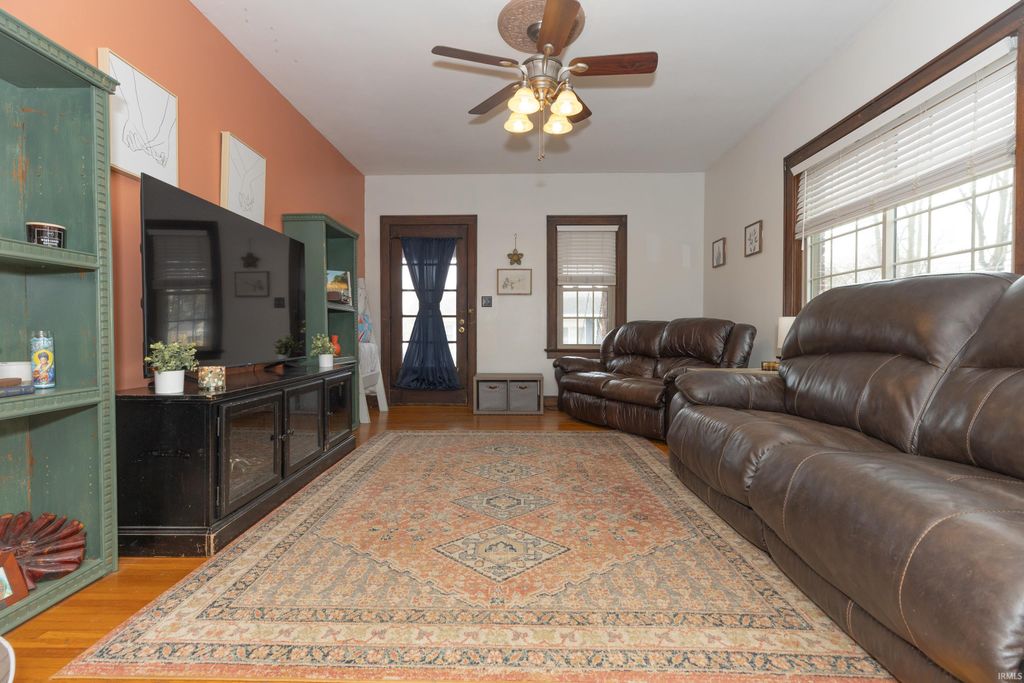 Photo of 700 S Harlan Avenue, Evansville, IN 47714 (MLS # 202607291)