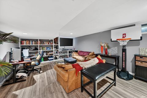 Tiny photo for 18101 Burton Drive, South Bend, IN 46637 (MLS # 202618541)