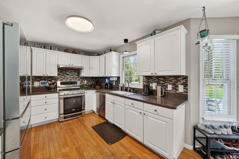 Tiny photo for 18101 Burton Drive, South Bend, IN 46637 (MLS # 202618541)