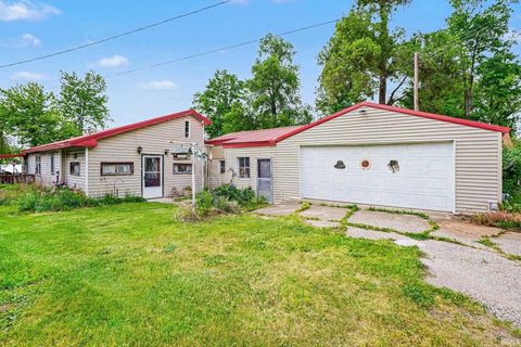Photo of 50697 E Indiana Lake Drive, Bristol, IN 46507 (MLS # 202619847)
