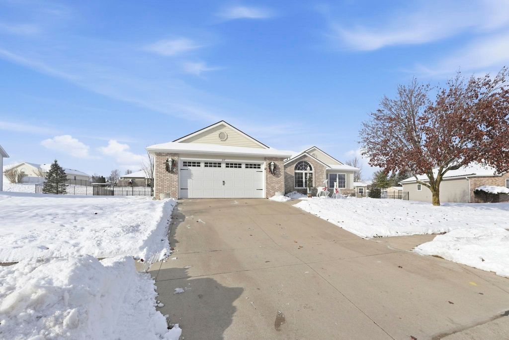 Photo of 237 Broadmore Circle, Angola, IN 46703 (MLS # 202548445)