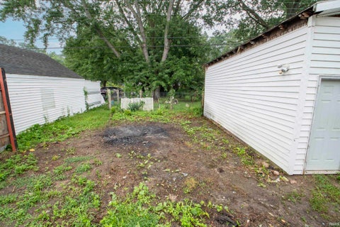 Tiny photo for 55452 Mayflower RD, South Bend, IN 46628 (MLS # 202633636)