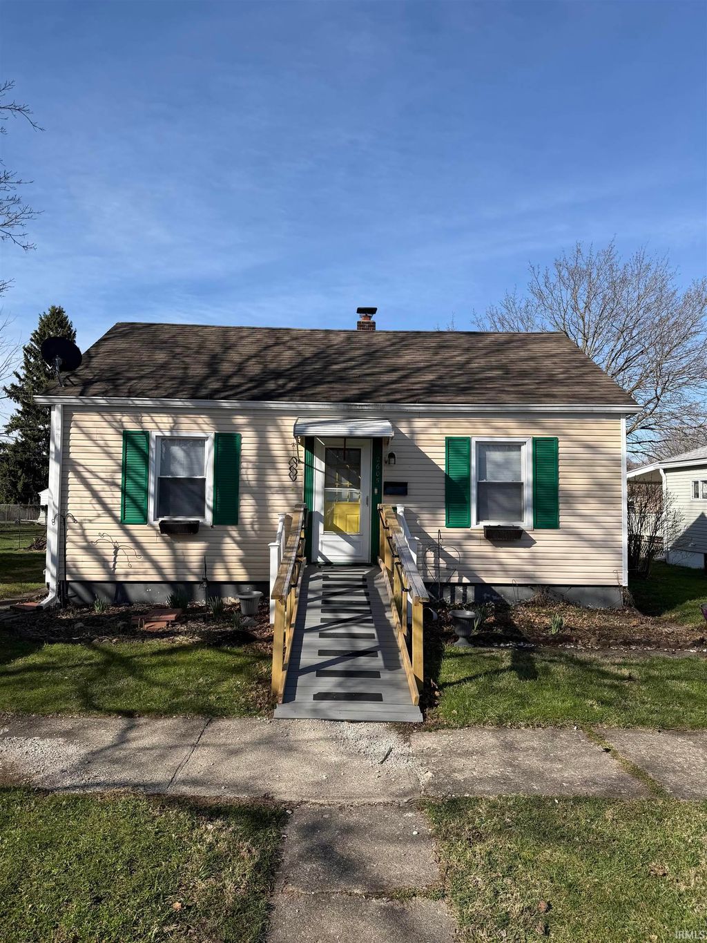 Photo of 2605 Sunnyside Avenue, New Castle, IN 47362 (MLS # 202611043)