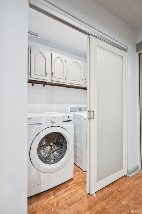 Tiny photo for 128 W Walnut Street, Kokomo, IN 46901 (MLS # 202613865)