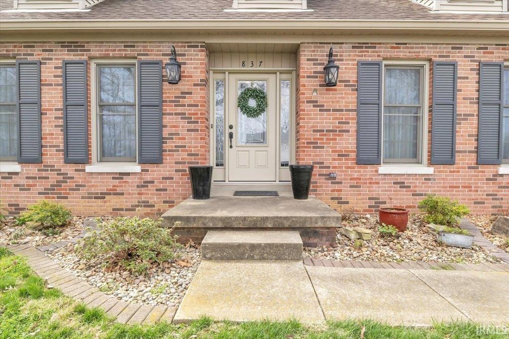 Photo of 837 Magnolia Drive, Mount Vernon, IN 47620 (MLS # 202608473)