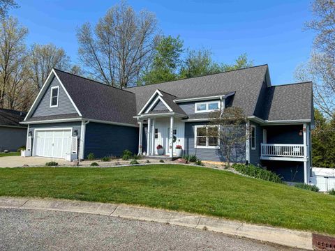 Photo of 1714 Greyfeather Lane, Rochester, IN 46975 (MLS # 202615739)