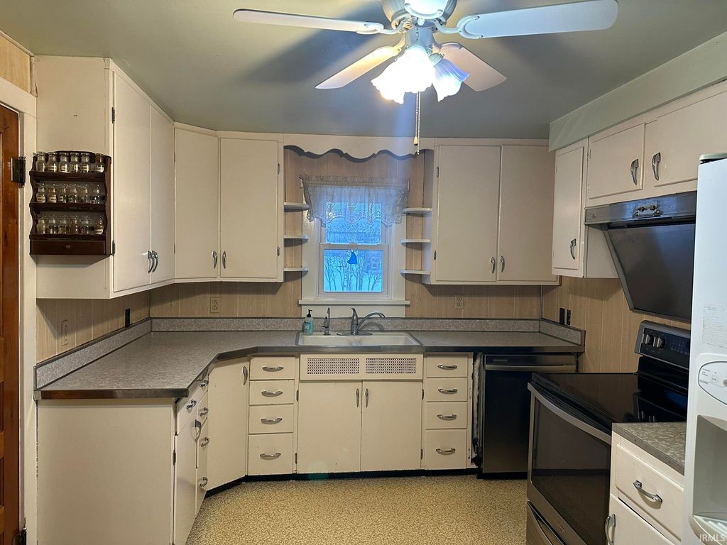 Photo of 9542 S 300 E Road, Amboy, IN 46911 (MLS # 202547927)