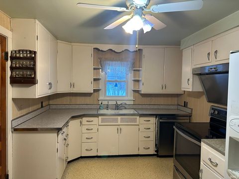 Tiny photo for 9542 S 300 E Road, Amboy, IN 46911 (MLS # 202547927)