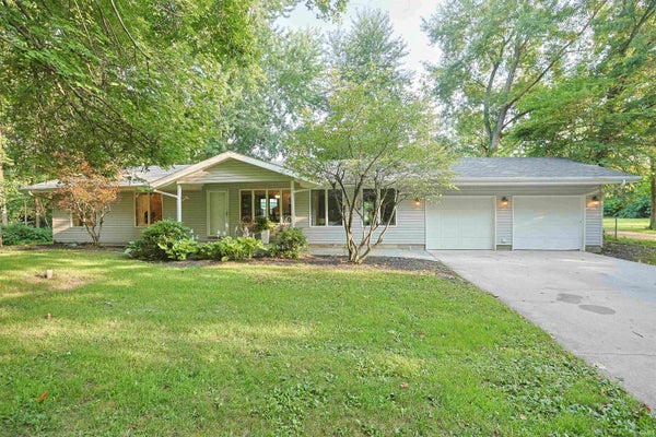 10272 DOUGLAS RD, OSCEOLA, IN 46561 - Image e067cd4e7d99b462092cbfffb7d05e01/4115610344