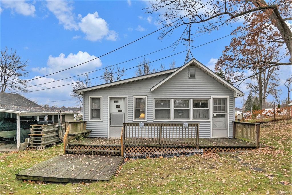 Photo of 30 EMS B18 Lane Ln, Pierceton, IN 46562 (MLS # 202546647)