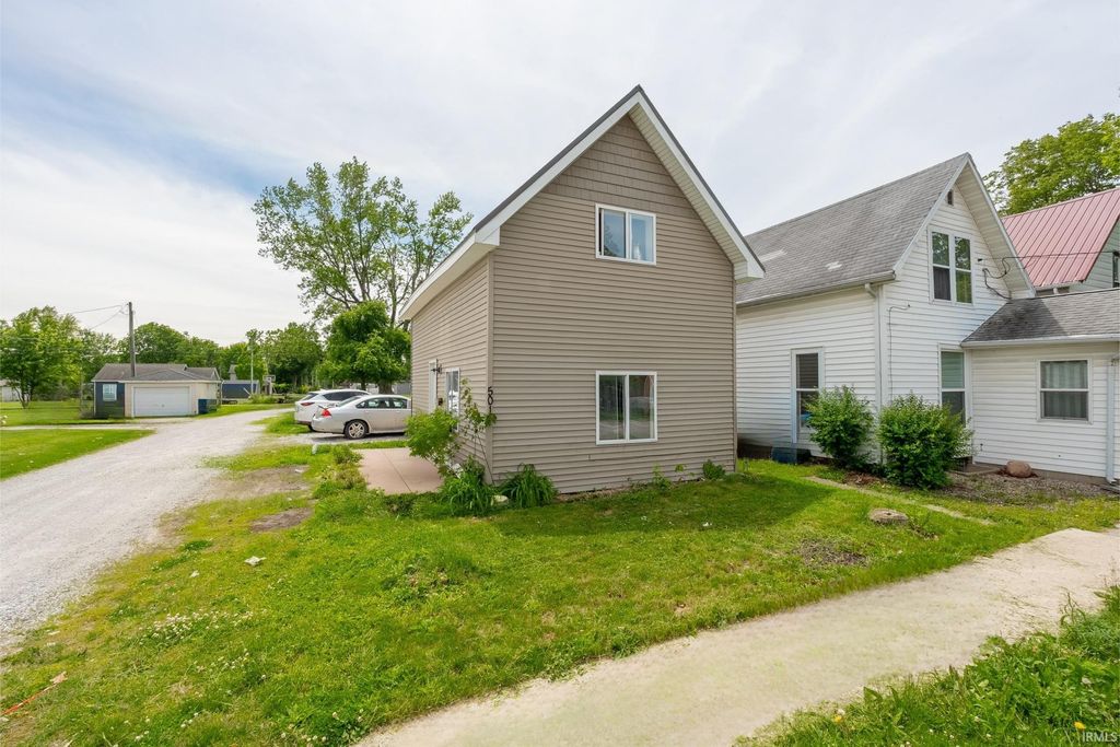 Photo of 501 W Main Street, North Manchester, IN 46962 (MLS # 202619702)