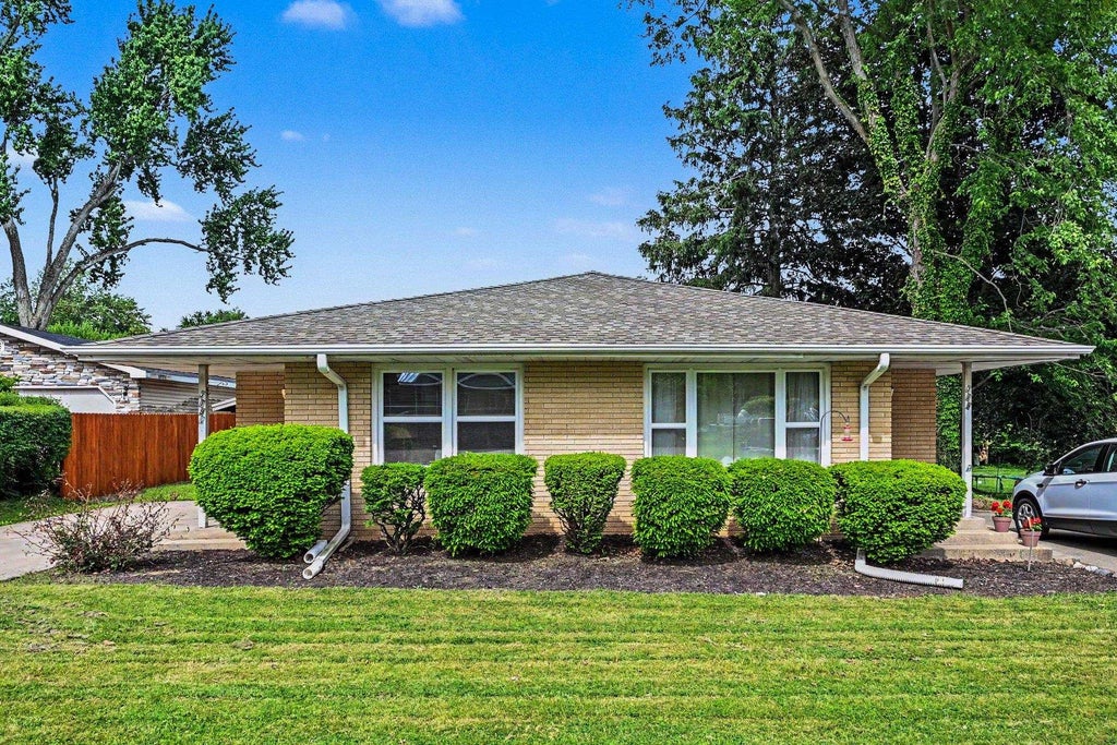 Photo of 319 S Park Street, Wakarusa, IN 46573 (MLS # 202620295)