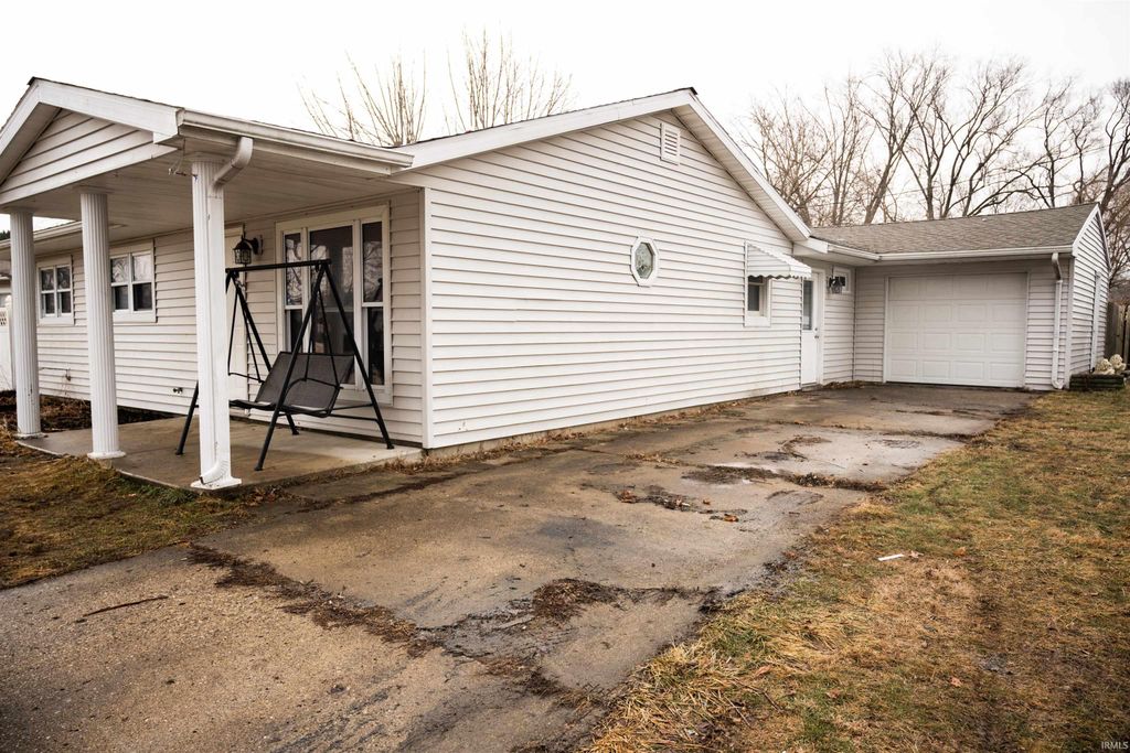 Photo of 903 Wingra Court, Kokomo, IN 46902 (MLS # 202605245)