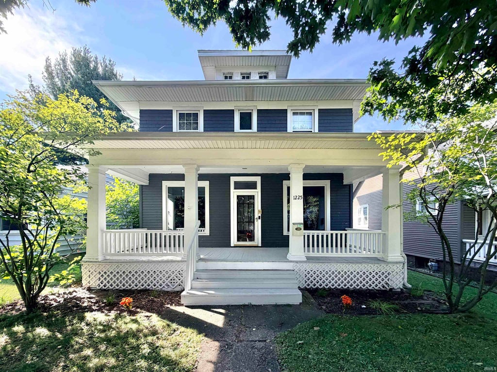 Photo of 1225 W Oakdale Drive, Fort Wayne, IN 46807 (MLS # 202638174)
