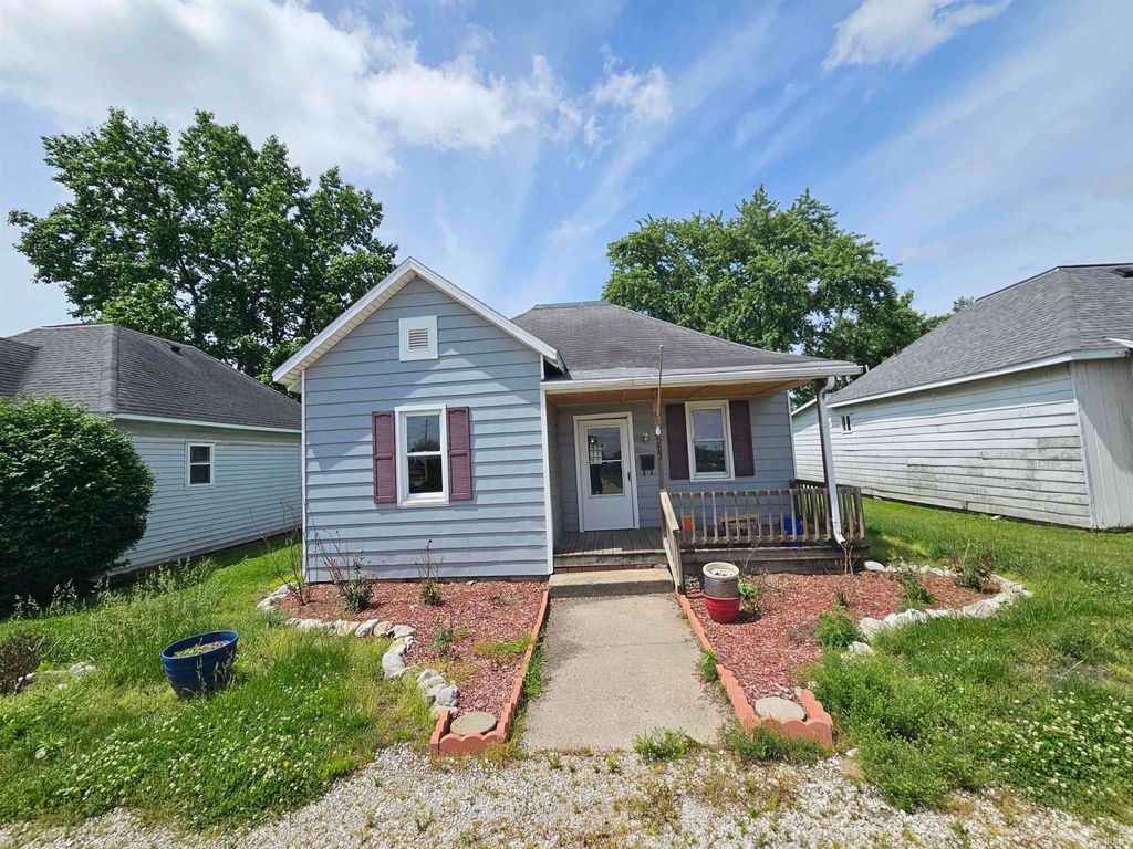 Photo of 507 Kessinger Street, Vincennes, IN 47591 (MLS # 202620210)