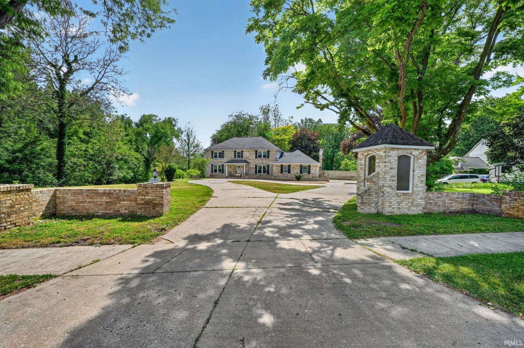 Photo of 1765 N Bay Drive, Elkhart, IN 46514 (MLS # 202621864)