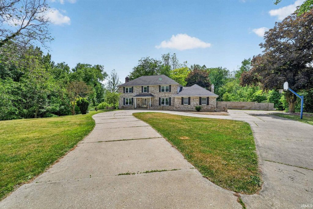 Photo of 1765 N Bay Drive, Elkhart, IN 46514 (MLS # 202621864)