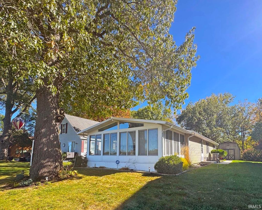 Photo of 5916 E George Street, Syracuse, IN 46567 (MLS # 202548494)