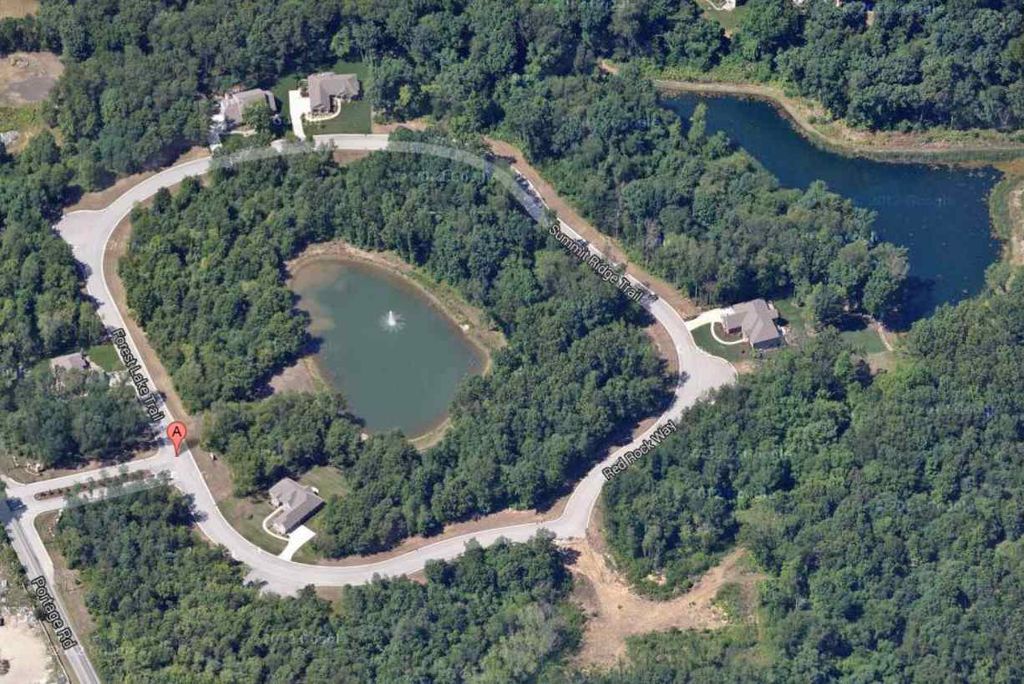 Photo of 50890 Summit Ridge Trail #45, South Bend, IN 46628 (MLS # 202617586)