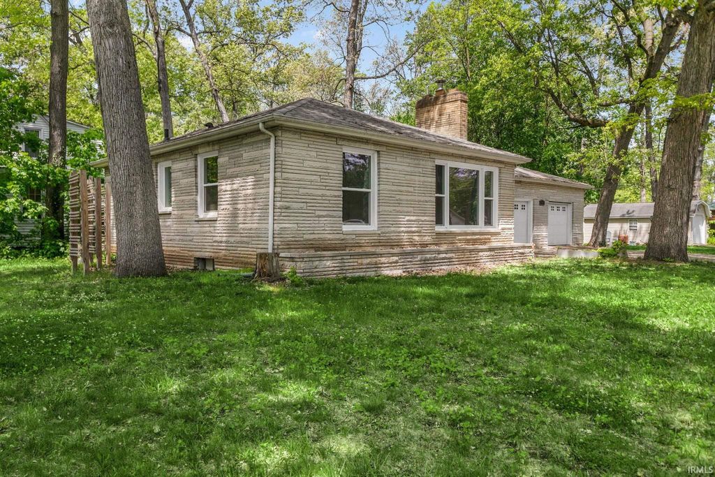 Photo of 19613 Oakdale Avenue, South Bend, IN 46637 (MLS # 202619757)