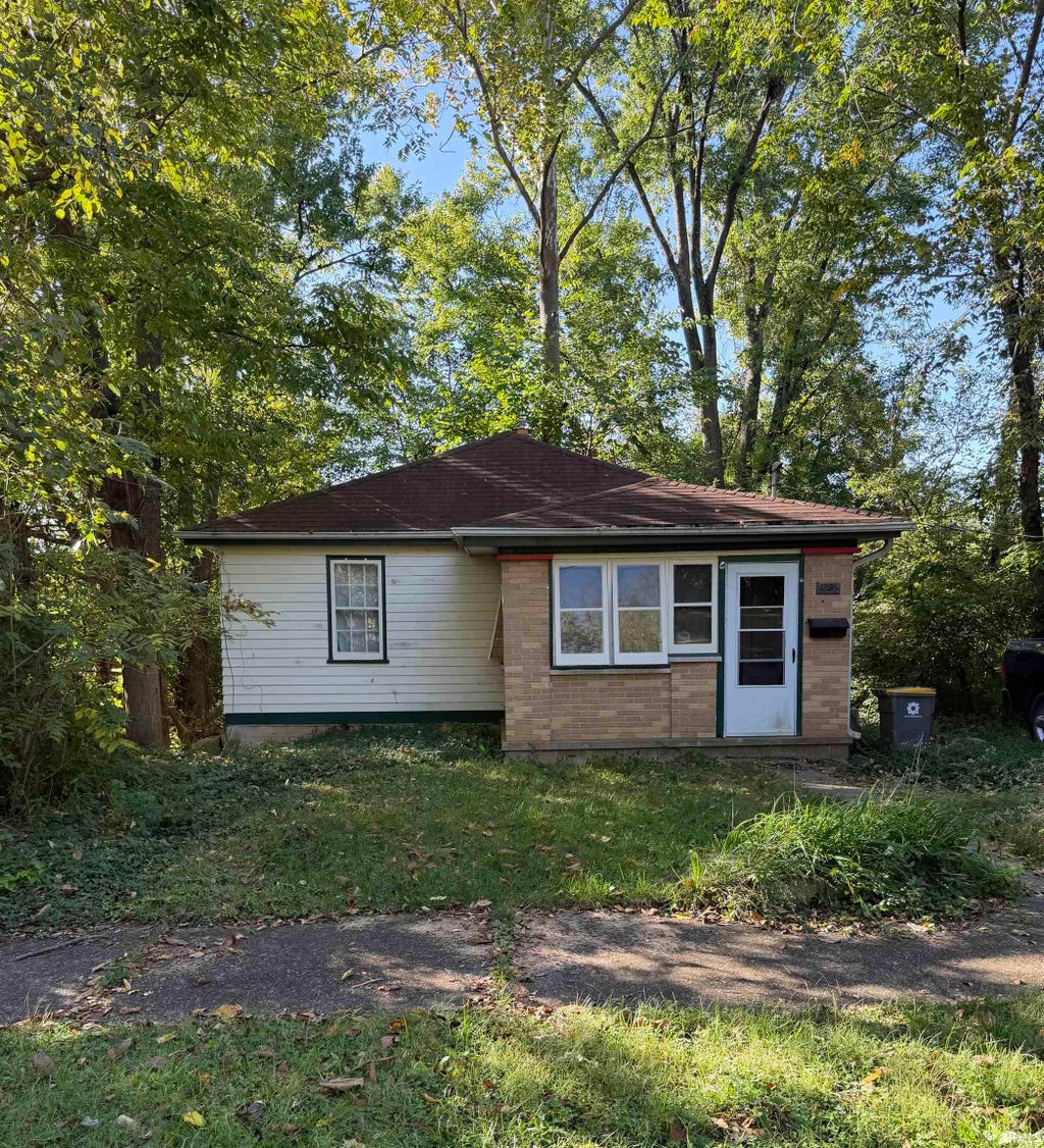 Photo of 1205 W 8th Street, Bloomington, IN 47404 (MLS # 202642195)
