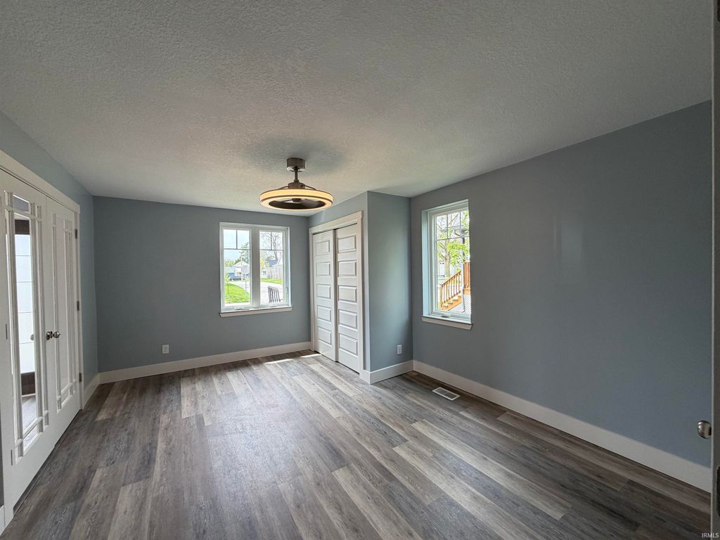 Photo of 1049 Oak Street, Huntington, IN 46750 (MLS # 202614566)