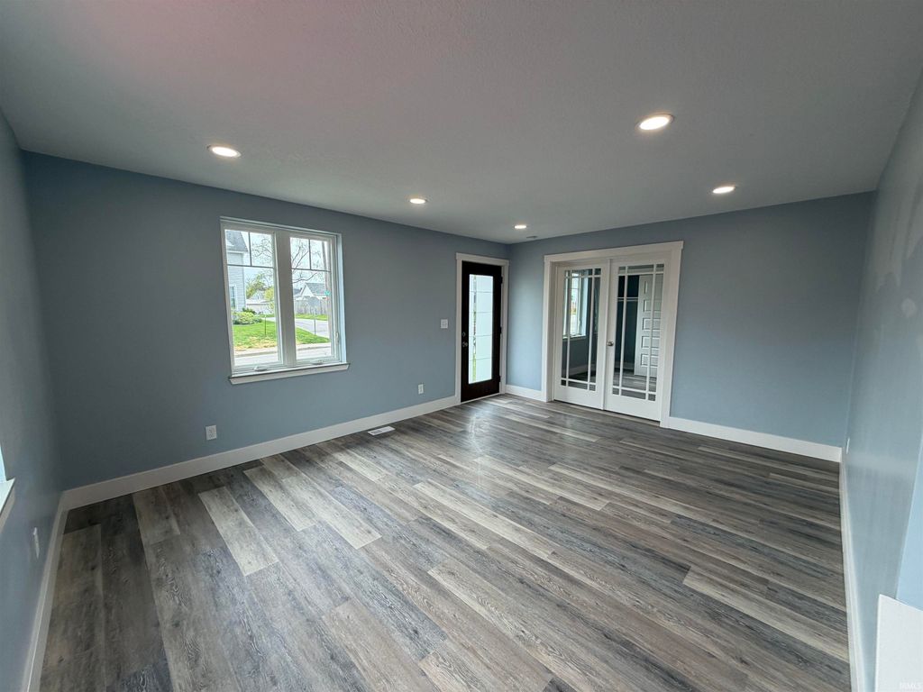 Photo of 1049 Oak Street, Huntington, IN 46750 (MLS # 202614566)