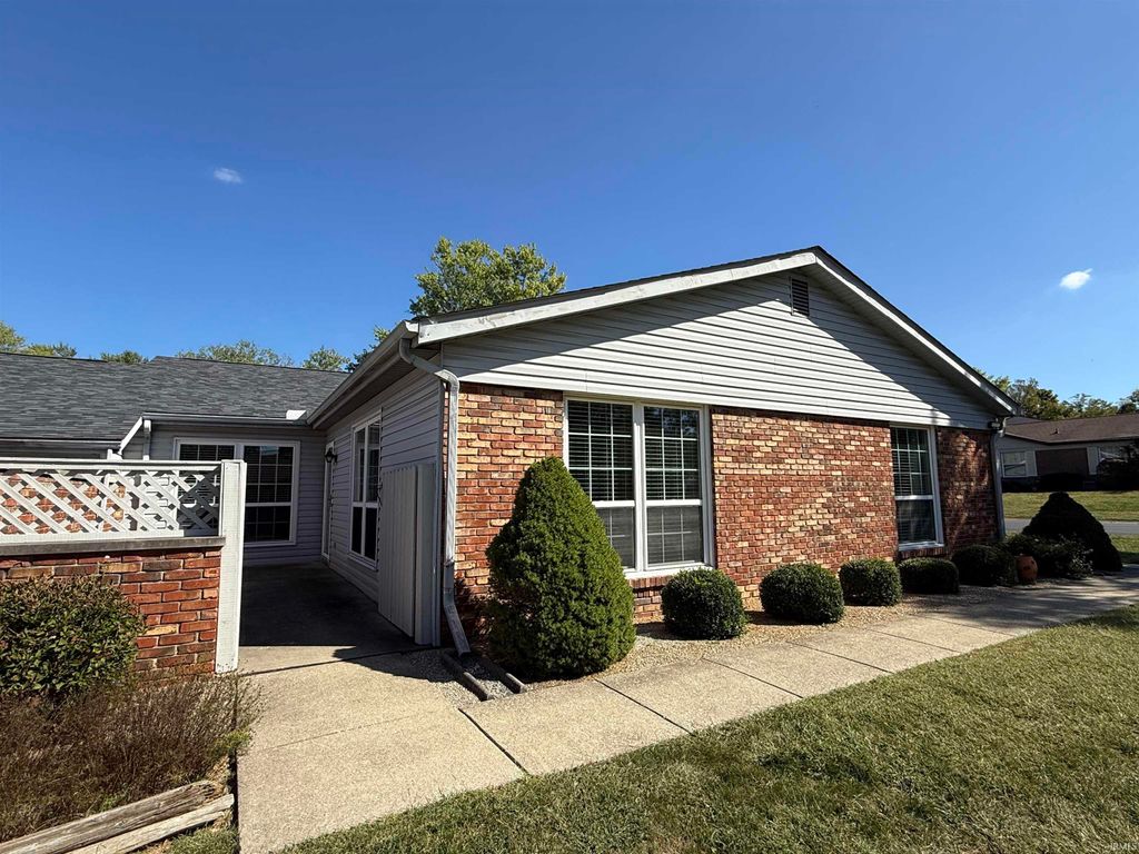 Photo of 551 E Waterloo Court, Bloomington, IN 47401 (MLS # 202539436)