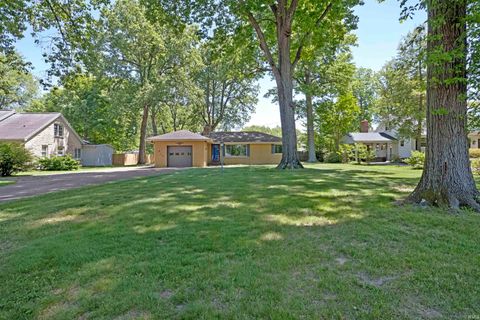 Tiny photo for 810 Plaza Drive, Evansville, IN 47715 (MLS # 202618364)