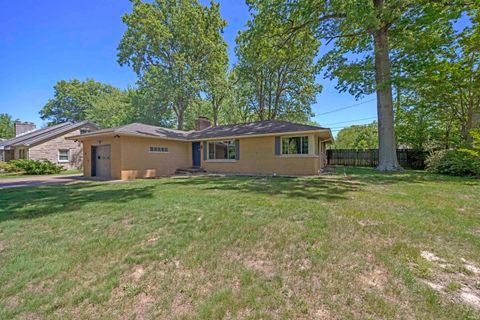 Tiny photo for 810 Plaza Drive, Evansville, IN 47715 (MLS # 202618364)