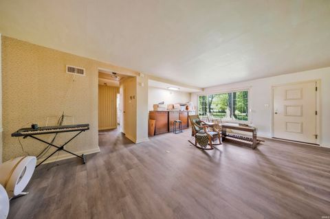 Tiny photo for 810 Plaza Drive, Evansville, IN 47715 (MLS # 202618364)