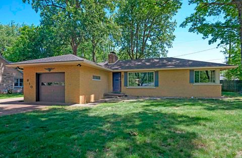 Photo of 810 Plaza Drive, Evansville, IN 47715 (MLS # 202618364)